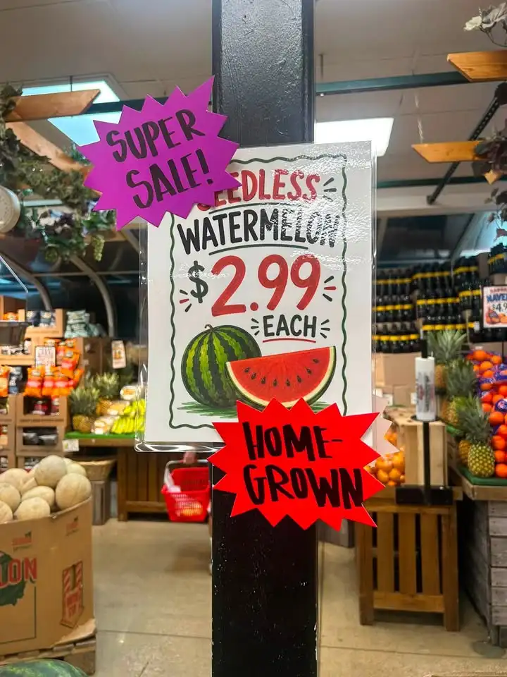 Inside Monnette’s Market on Glendale